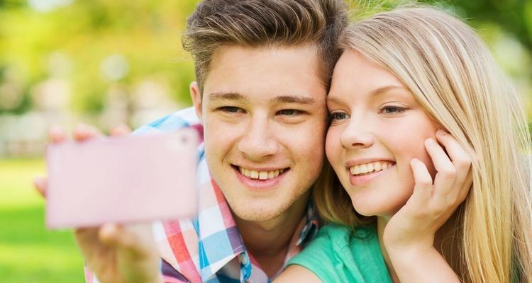 第一次约会牵手时机与技巧？如何避免尴尬？-第3张图片-爱昵情感