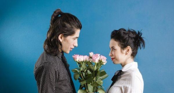 面对已婚男友出轨孩子还小不离婚怎么办？如何处理？-第1张图片-爱昵情感