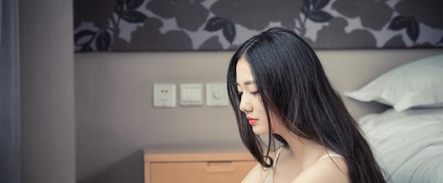 女人真的能轻易放下一段感情吗？背后的心理因素是什么？-第2张图片-爱昵情感