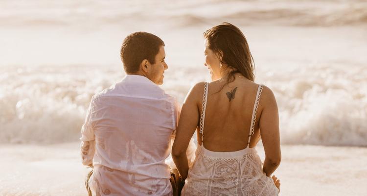 儿女如何处理父母婚外情？有效沟通和心理支持的方法是什么？-第1张图片-爱昵情感