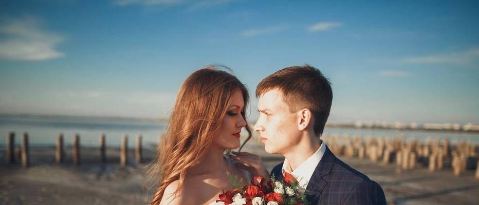 发生婚外情后女人放弃家庭的五个原因是什么？-第1张图片-爱昵情感