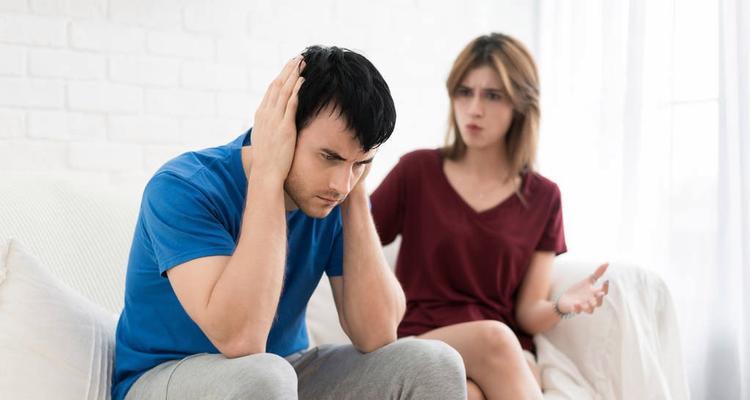 面对闺蜜老公出轨我该怎么办？如何处理这种复杂情况？-第1张图片-爱昵情感