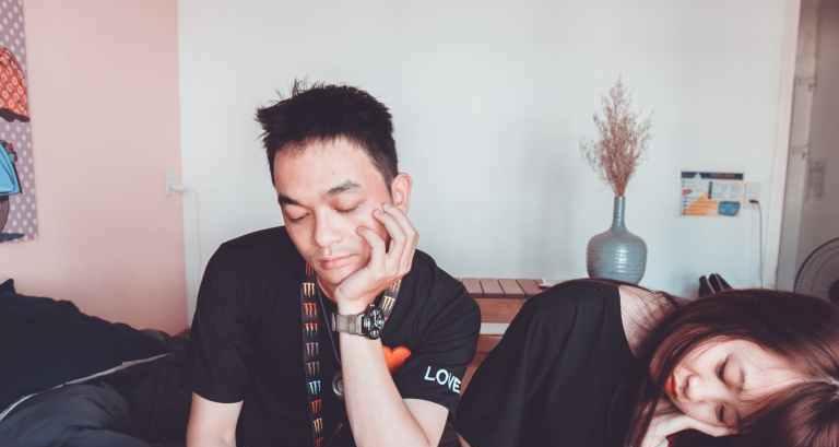 发现男友有暧昧对象他为什么就是不删除？如何处理这种情况？-第2张图片-爱昵情感