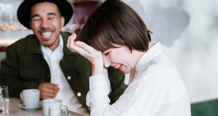 女友和别人暧昧现在对我冷淡我应该怎么办？如何挽回感情？-第2张图片-爱昵情感