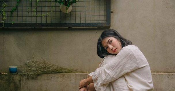 女友经常和别人暧昧怎么办？如何处理这种关系问题？-第2张图片-爱昵情感