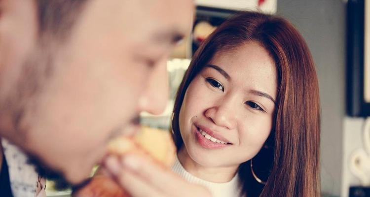 老公出轨了不回头怎么办？如何处理婚姻危机？-第2张图片-爱昵情感