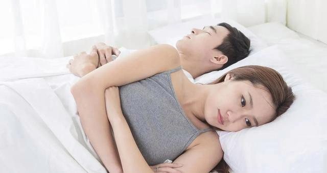 老公出轨妻子应该怎么办？如何处理婚姻危机？-第3张图片-爱昵情感