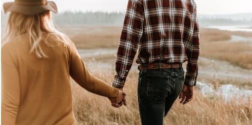 如何挽回一个绝情提出分手的男友？挽回绝情男友的有效攻略是什么？-第3张图片-爱昵情感