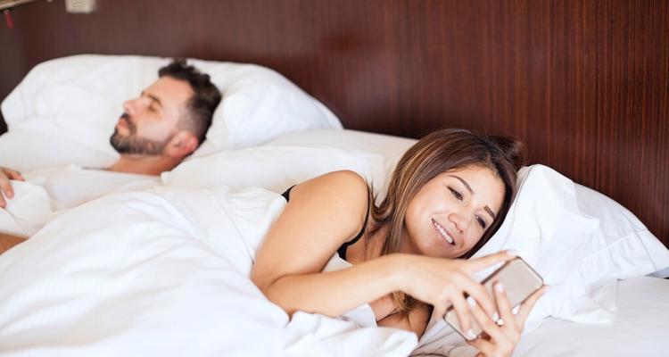 男友提出离婚老婆不同意怎么办？如何处理婚姻危机？-第1张图片-爱昵情感