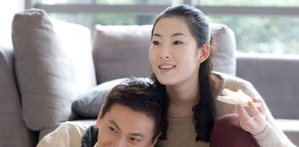 男友提出分手怎么办？如何应对他怕给不了你幸福的担忧？-第1张图片-爱昵情感