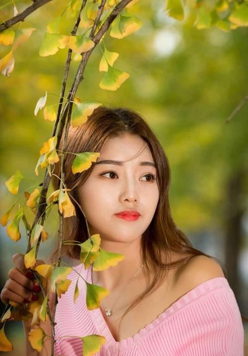 男友忘不了前女友冷淡我我该继续下去吗？如何处理感情中的三角关系？-第3张图片-爱昵情感