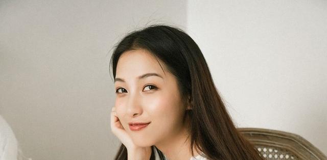 男友有老婆我该放弃他吗？还是继续等待他们离婚？-第2张图片-爱昵情感