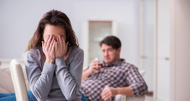 闹分手怎么挽回？平息闹分手的策略有哪些？-第1张图片-爱昵情感