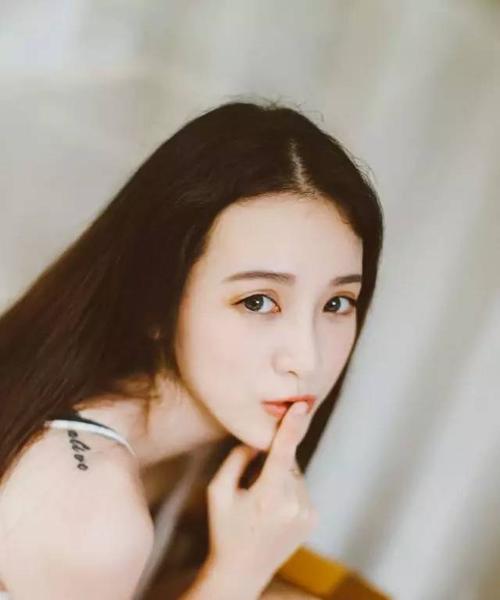 第一次接吻不会怎么办？如何克服紧张并享受这一刻？-第3张图片-爱昵情感
