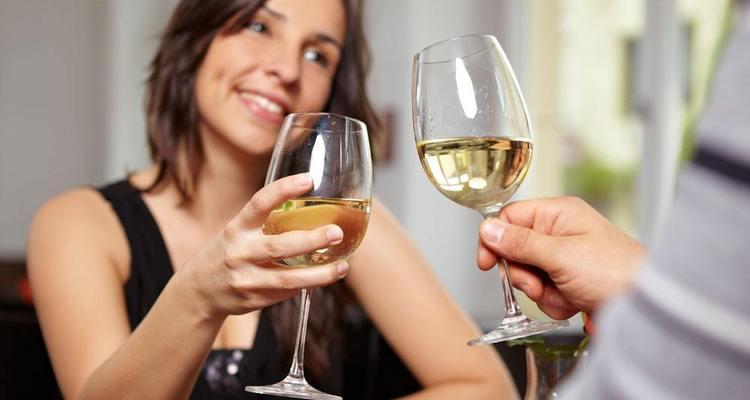 第一次约会女生要注意什么？约会礼仪和技巧有哪些？-第3张图片-爱昵情感