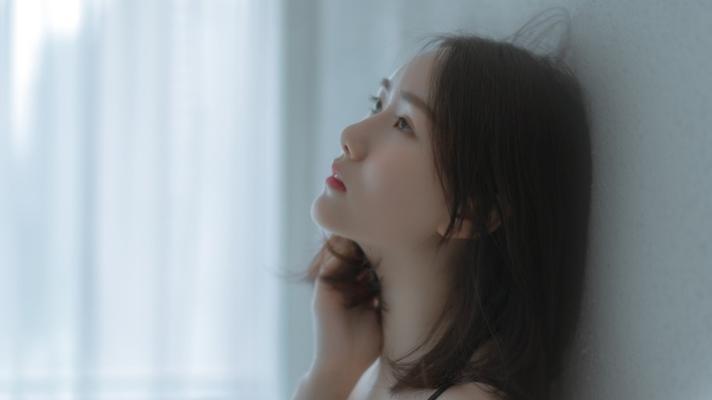 为何说安静离开的女人最精明？她们的聪明体现在哪些方面？-第1张图片-爱昵情感