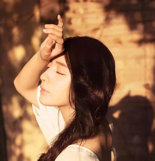 分手后女生如何高姿态挽回爱情？有效策略有哪些？-第2张图片-爱昵情感