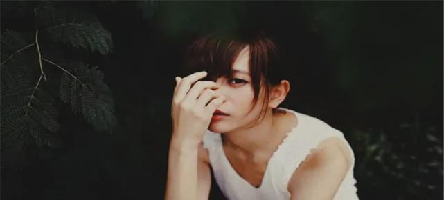男人口是心非的表现是什么？如何识别和应对？-第1张图片-爱昵情感