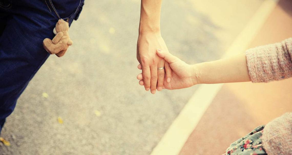婚姻中遇到困难时，哪些情况下夫妻应该坚持不离婚？-第1张图片-爱昵情感