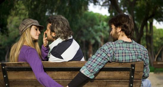 男人外遇心态：多少男人会有外遇？如何识别和预防？-第1张图片-爱昵情感