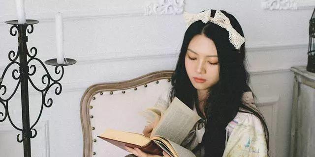 男人忘不了前女友的表现是什么？如何判断？-第2张图片-爱昵情感