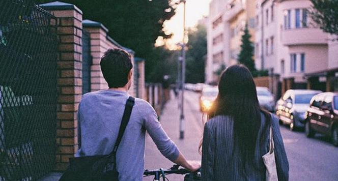 夫妻信任危机如何解决？增强信任感的有效方法是什么？-第1张图片-爱昵情感
