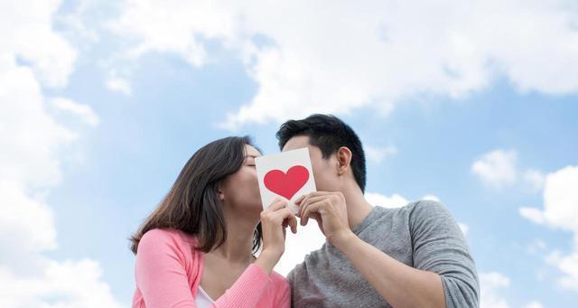 男人喜欢什么样的女人？如何成为他们心中的理想型？-第2张图片-爱昵情感