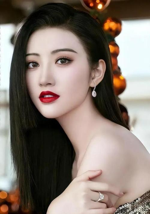 男人心中的女神是什么样的？她们通常具备哪些特质？-第1张图片-爱昵情感
