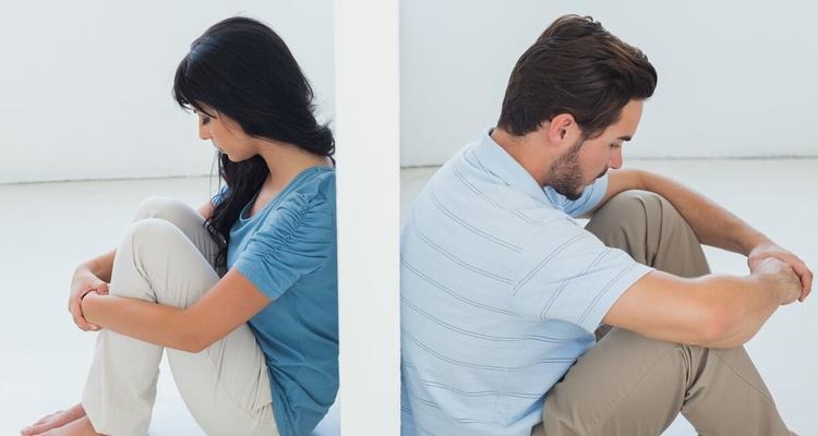 面对父母频繁争吵和离婚威胁，我应该如何应对和处理家庭关系？-第1张图片-爱昵情感