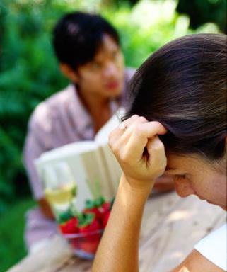 分手两个月后女人心理会发生哪些变化？如何应对这些变化？-第2张图片-爱昵情感
