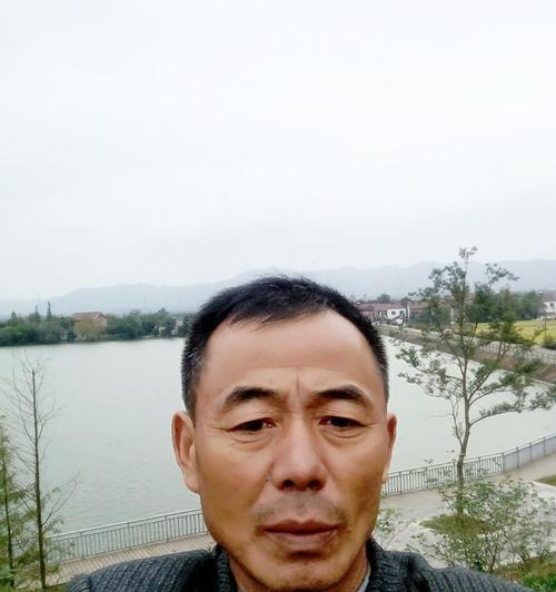 50岁男人情感心理分析？如何理解中年危机的情感变化？-第2张图片-爱昵情感