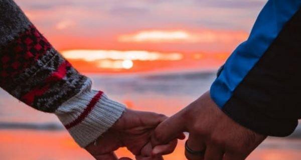 老婆坚决要离婚怎么挽回？挽回婚姻的有效方法有哪些？-第1张图片-爱昵情感