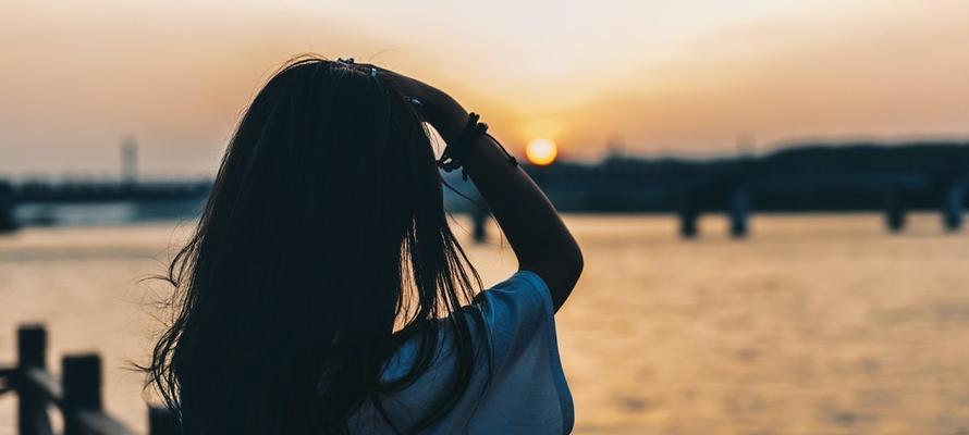如何追回心仪的女孩？追回女孩的有效方法是什么？-第1张图片-爱昵情感