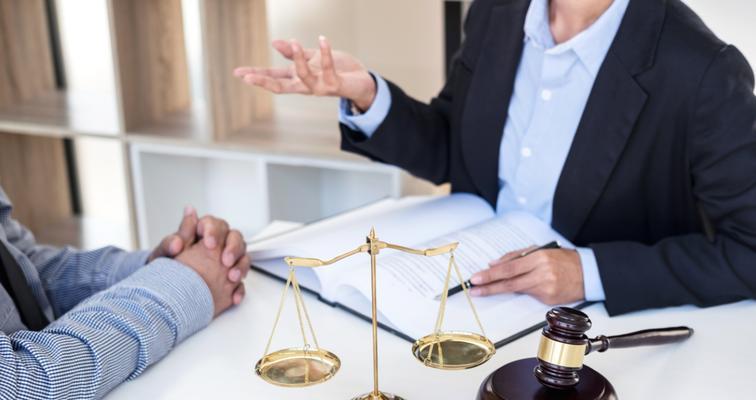 出轨离婚后孩子的抚养权通常如何判决？-第1张图片-爱昵情感