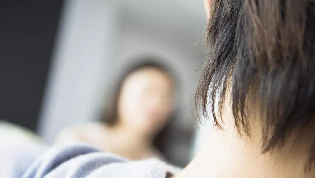 十万元能否挽回出轨的老婆？挽回婚姻的正确方法是什么？-第2张图片-爱昵情感
