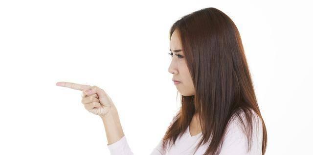 下跪能否挽回女友的心？挽回爱情的有效方法是什么？-第3张图片-爱昵情感