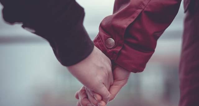 渣男如何挽回前妻？挽回前妻有哪些表现是关键？-第1张图片-爱昵情感