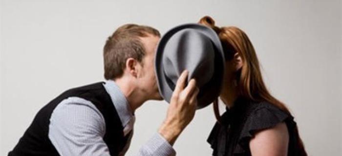 男人出轨半年后还有挽回的可能吗？如何处理出轨问题？-第2张图片-爱昵情感