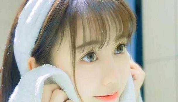 女生暗恋男生的10个表现是什么？如何识别这些微妙的信号？-第2张图片-爱昵情感