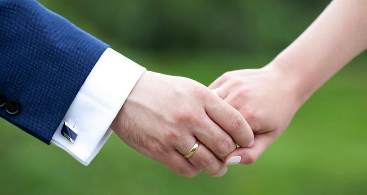 离婚一年后还能挽回婚姻吗？需要哪些步骤和注意事项？-第1张图片-爱昵情感