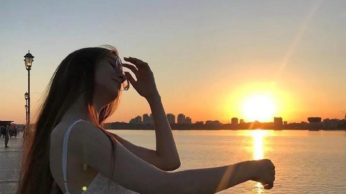 当感觉男朋友不在乎你，他为什么会不理你了（探究男性冷落女友的心理原因）-第1张图片-爱昵情感
