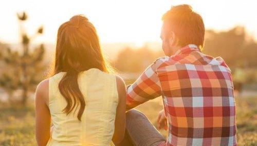 异地恋女友说累了分手如何挽回复合？有效措施有哪些？-第2张图片-爱昵情感