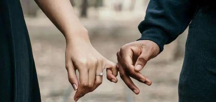 第三者挑衅婚姻时，原配应如何应对和挽救？-第2张图片-爱昵情感
