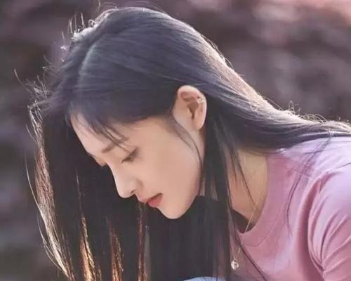 如何与前任聊天（掌握聊天技巧）-第1张图片-爱昵情感