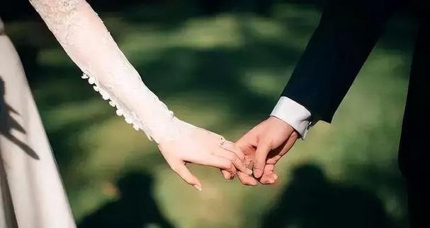 两个人之间该如何选择（当你同时爱上两个人时）-第1张图片-爱昵情感