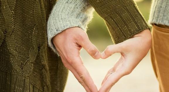 如何挽回你失去的感情（15个挽回技巧帮你重燃爱火）-第1张图片-爱昵情感