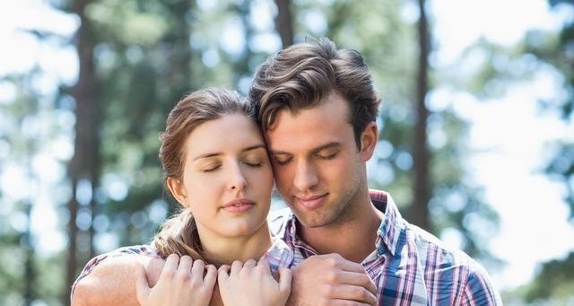 已婚男人为我选择离婚你会接受这种人吗？面对这样的道德困境该如何抉择？-第2张图片-爱昵情感