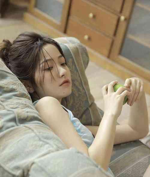 离婚后的女人如何寻找自己的幸福？她们面临的挑战和解决之道是什么？-第3张图片-爱昵情感