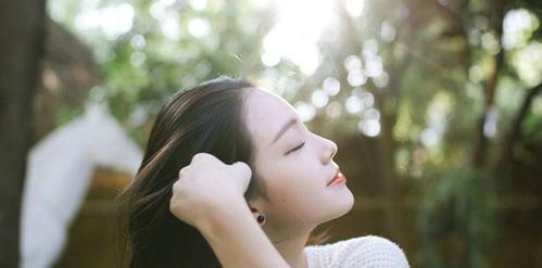 分手后如何用朋友圈挽回男友（学会这些技巧）-第1张图片-爱昵情感