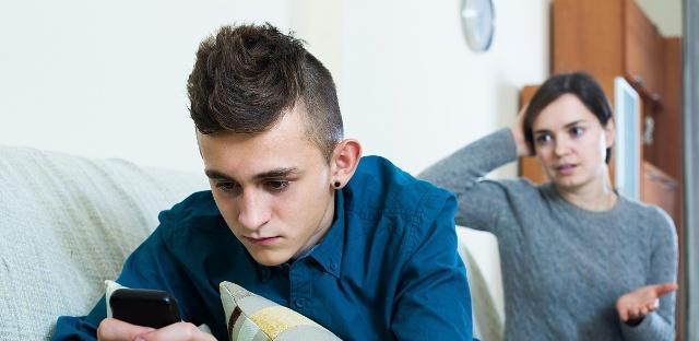 如何处理妈宝男丈夫和强势婆婆的关系？离婚是唯一出路吗？-第2张图片-爱昵情感